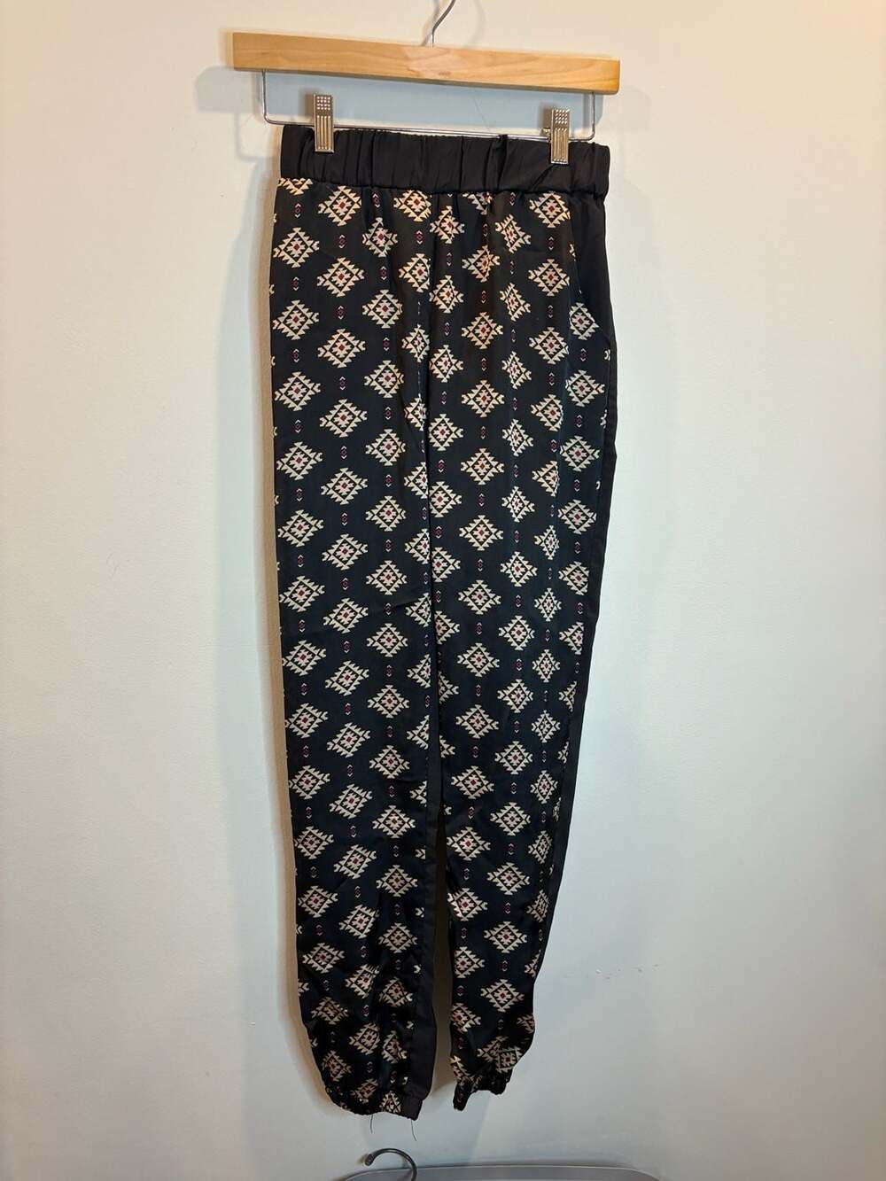 UK2LA Black Geometric Print Jogger Pants with Elastic Waist
